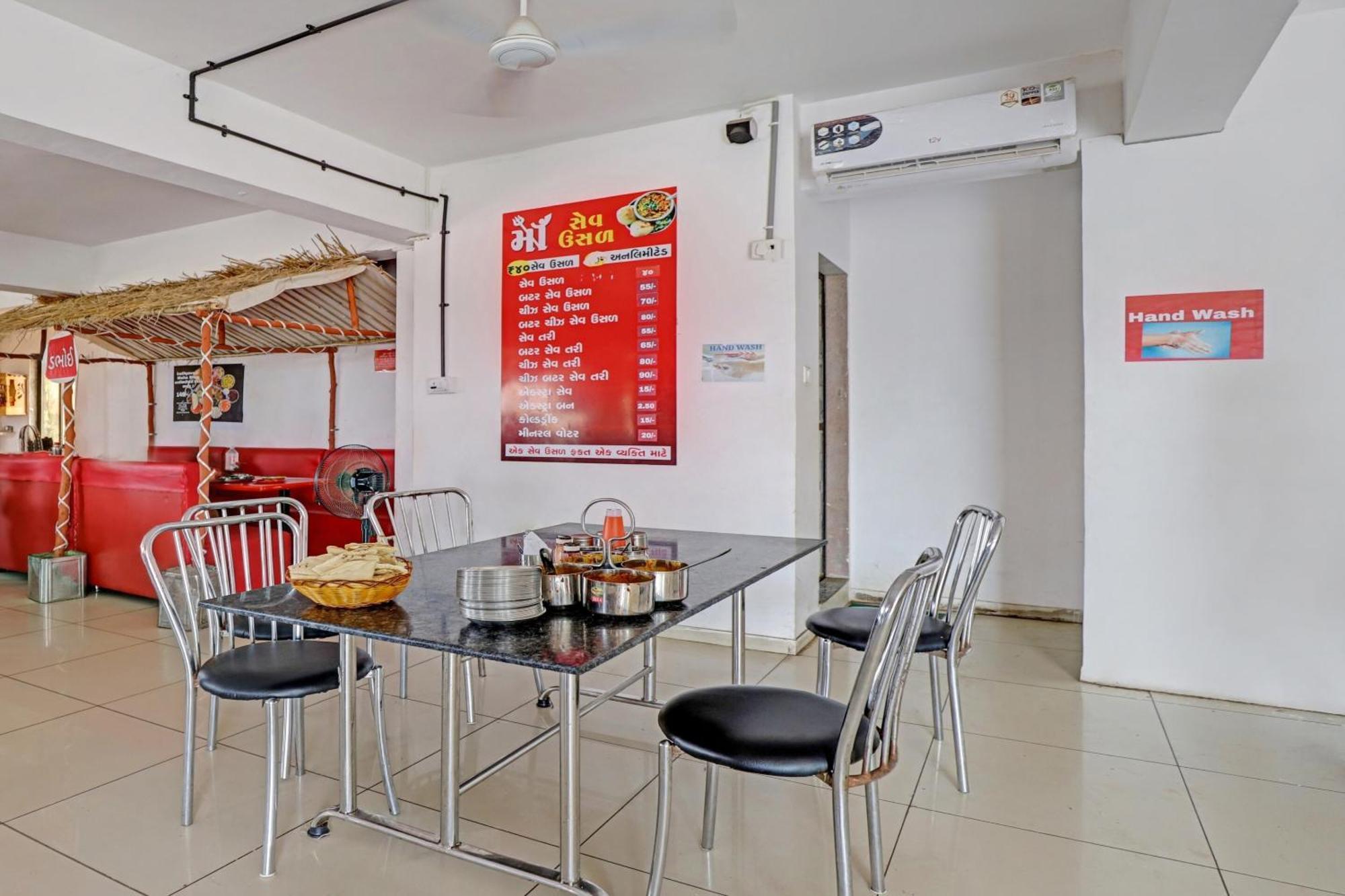 Hotel O Hill View Vadodara Bagian luar foto