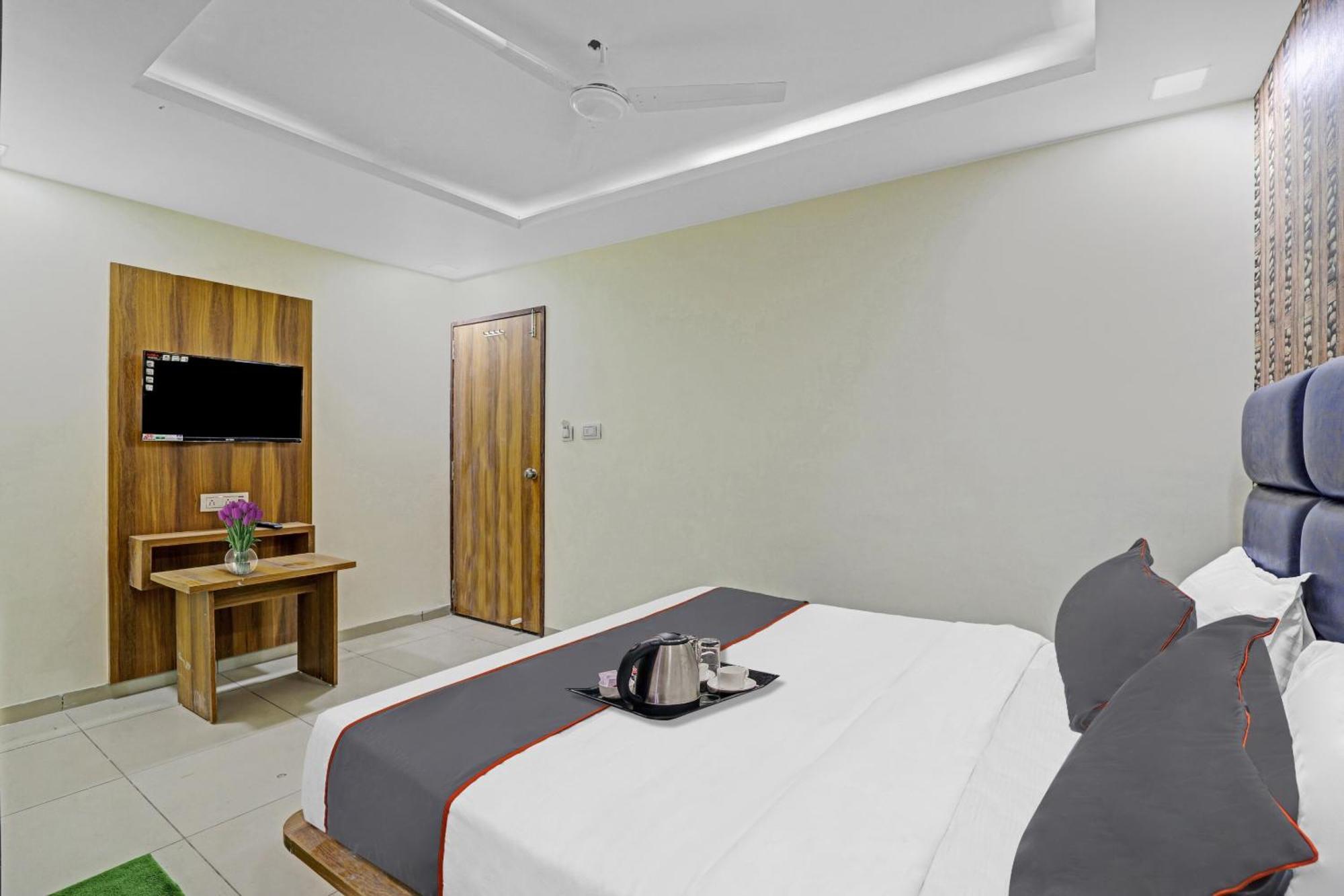Hotel O Hill View Vadodara Bagian luar foto
