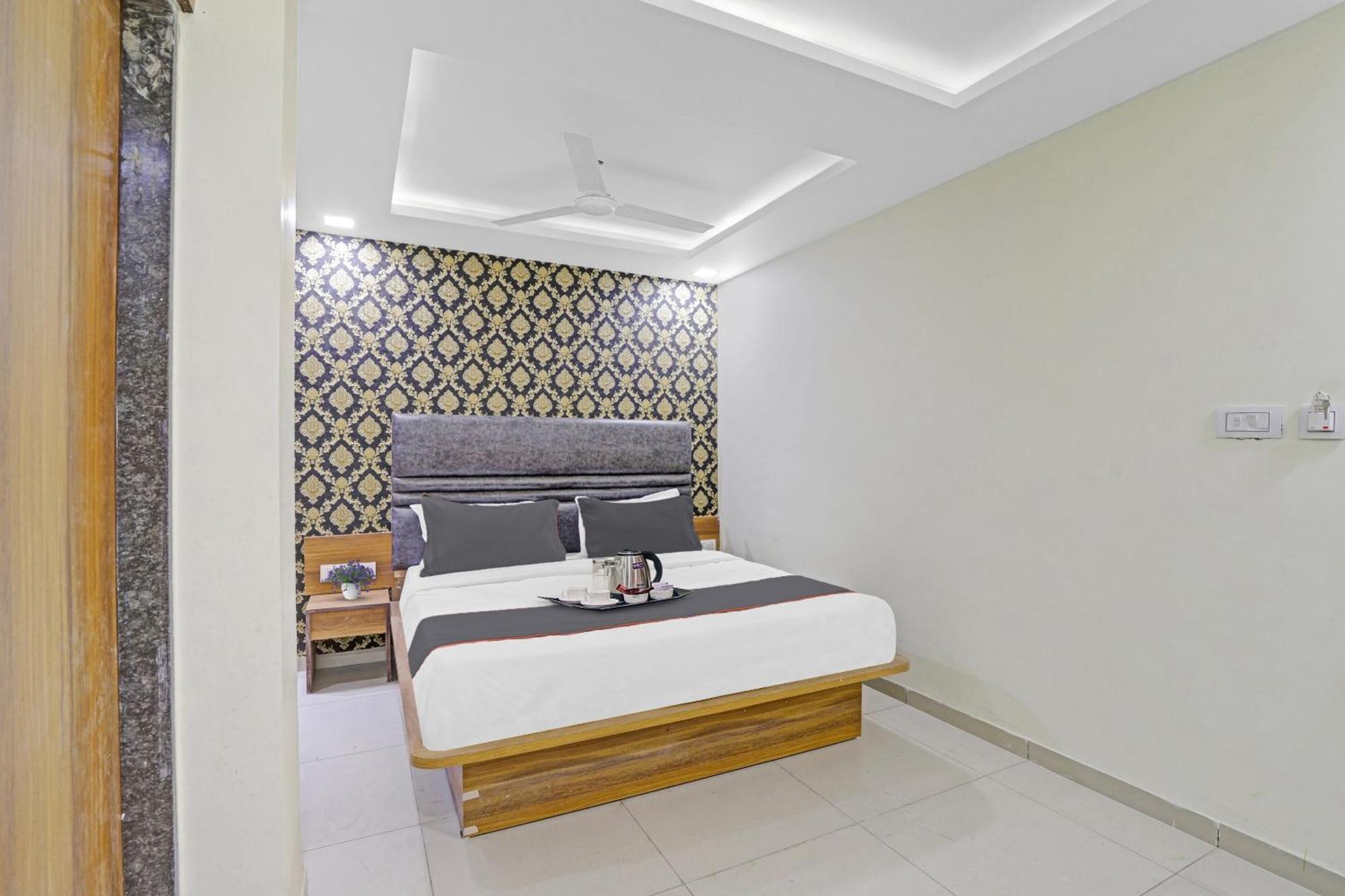 Hotel O Hill View Vadodara Bagian luar foto