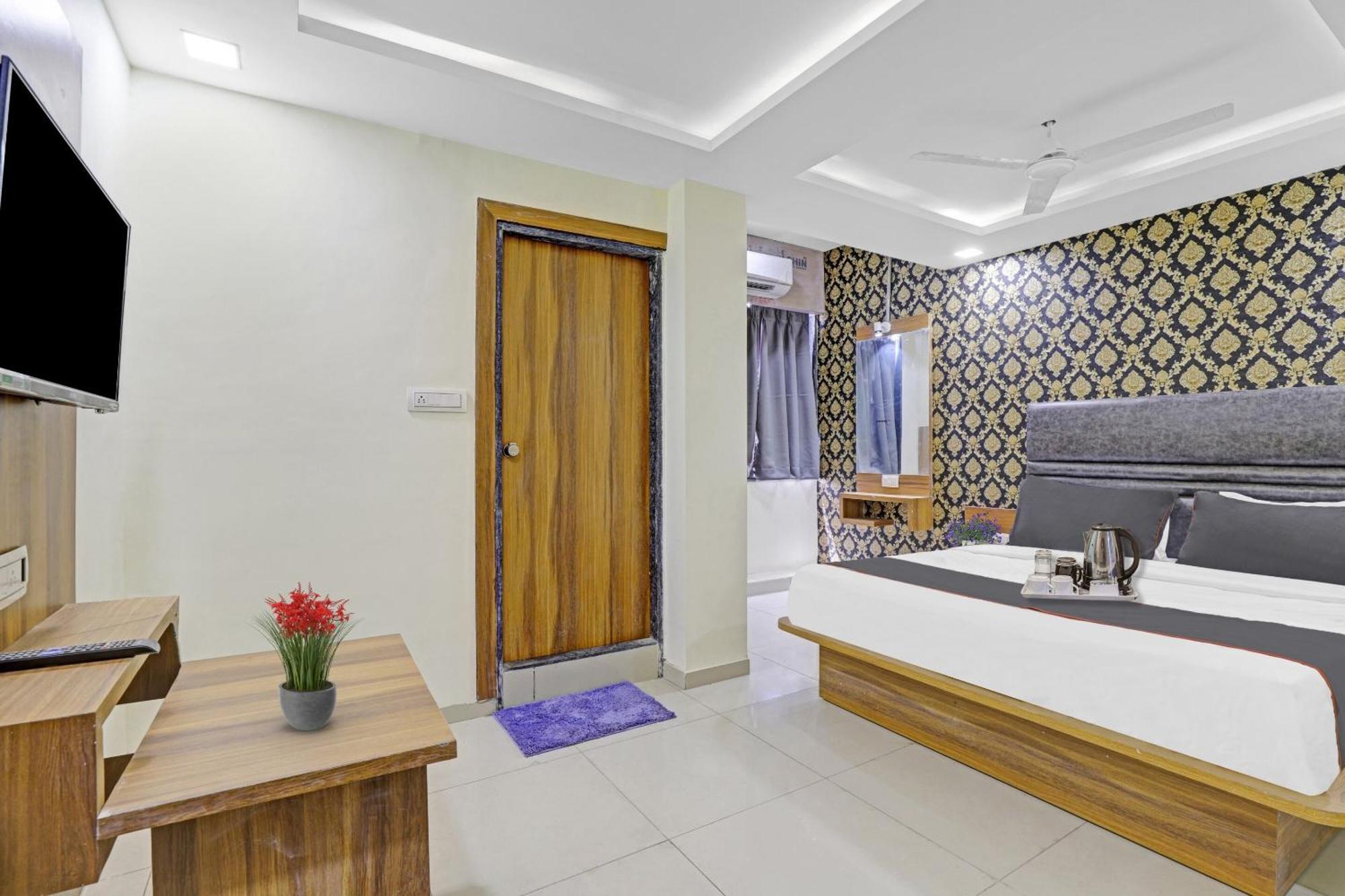 Hotel O Hill View Vadodara Bagian luar foto