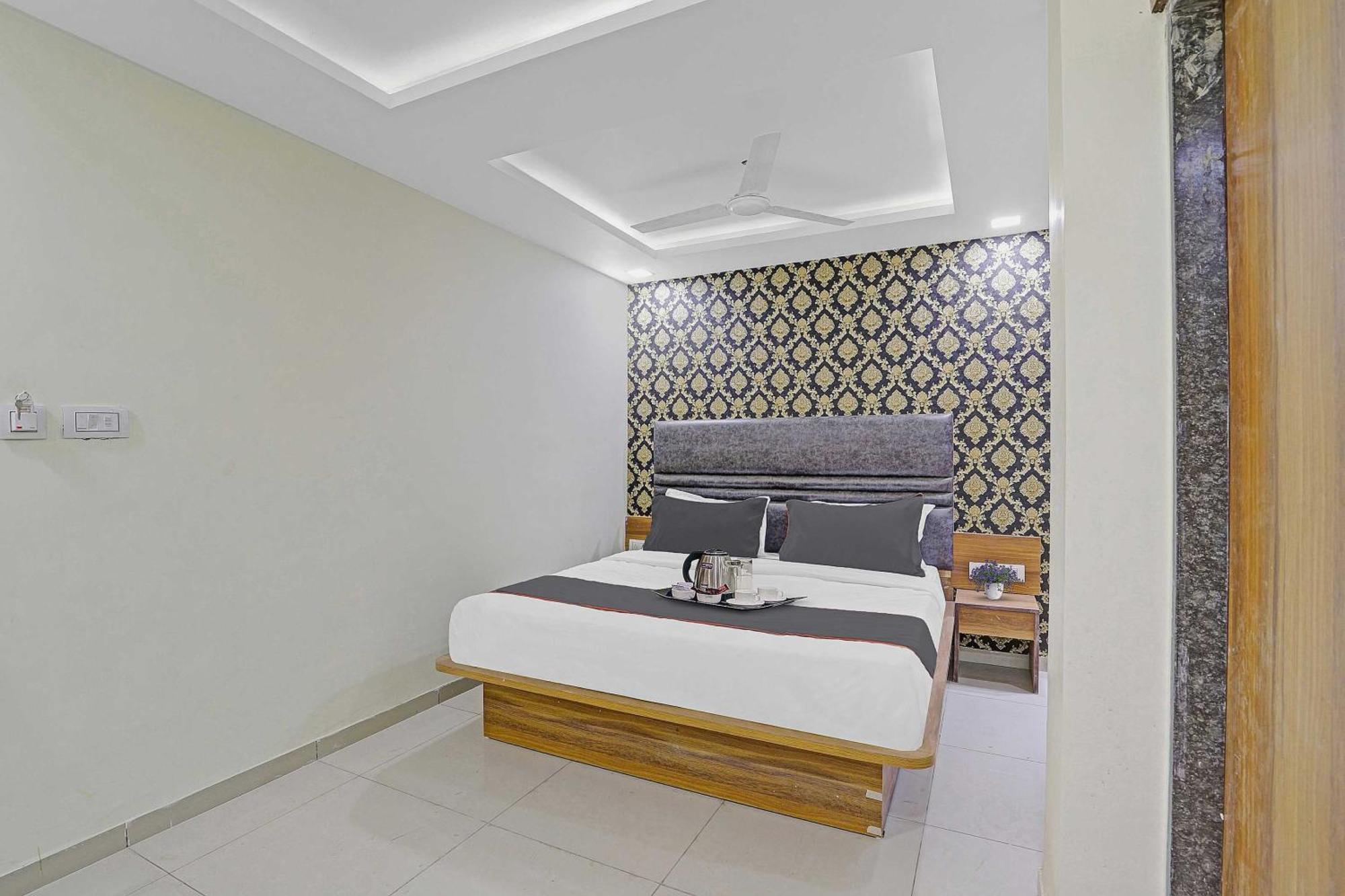 Hotel O Hill View Vadodara Bagian luar foto