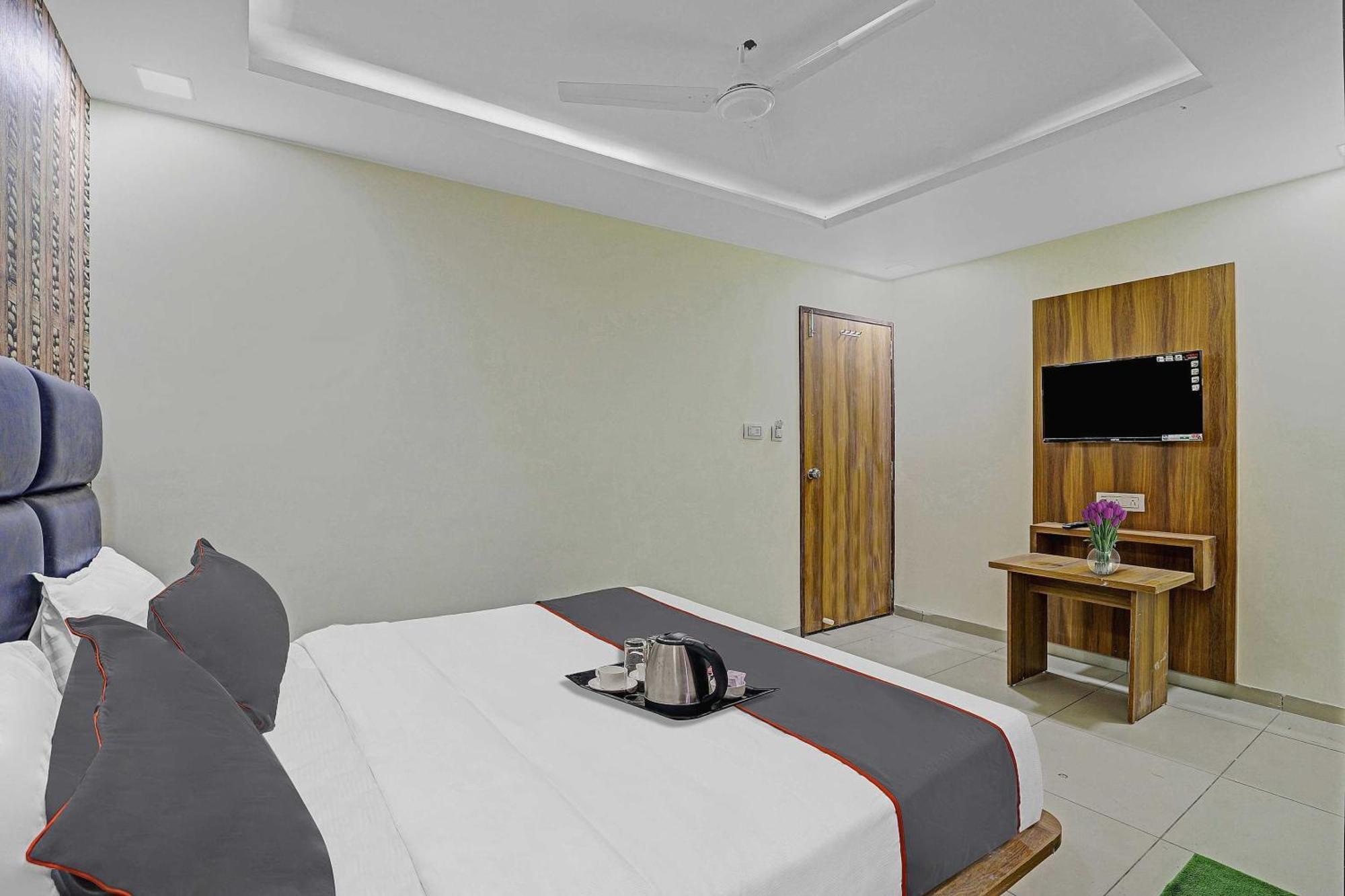 Hotel O Hill View Vadodara Bagian luar foto